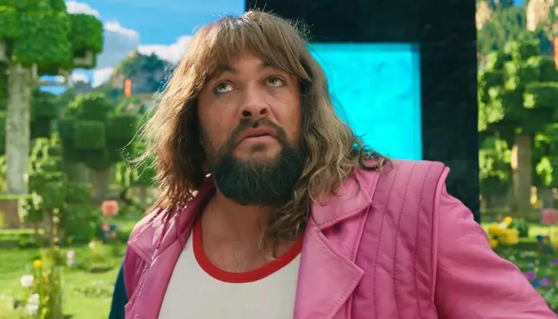 Критиковавшую Джейсона Момоа стримершу вырезали из «Minecraft в кино»